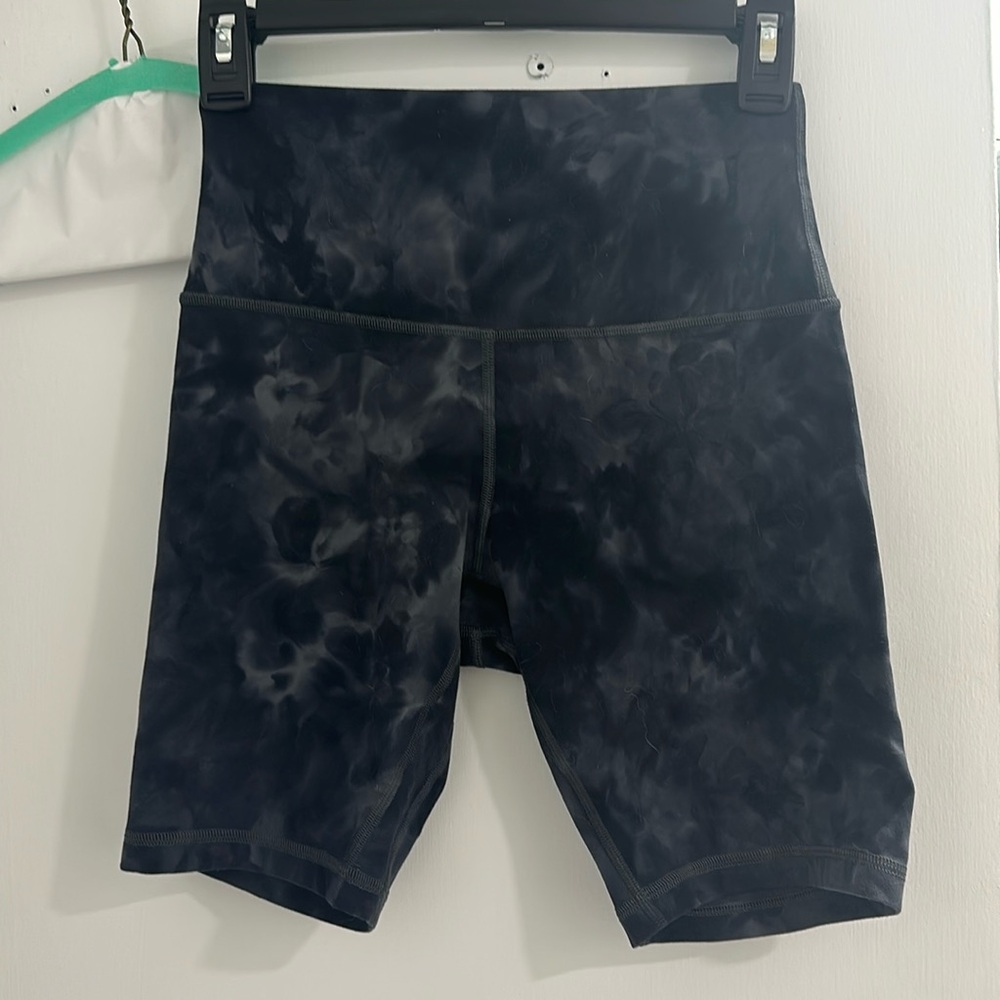 tie dye lulu bike shorts